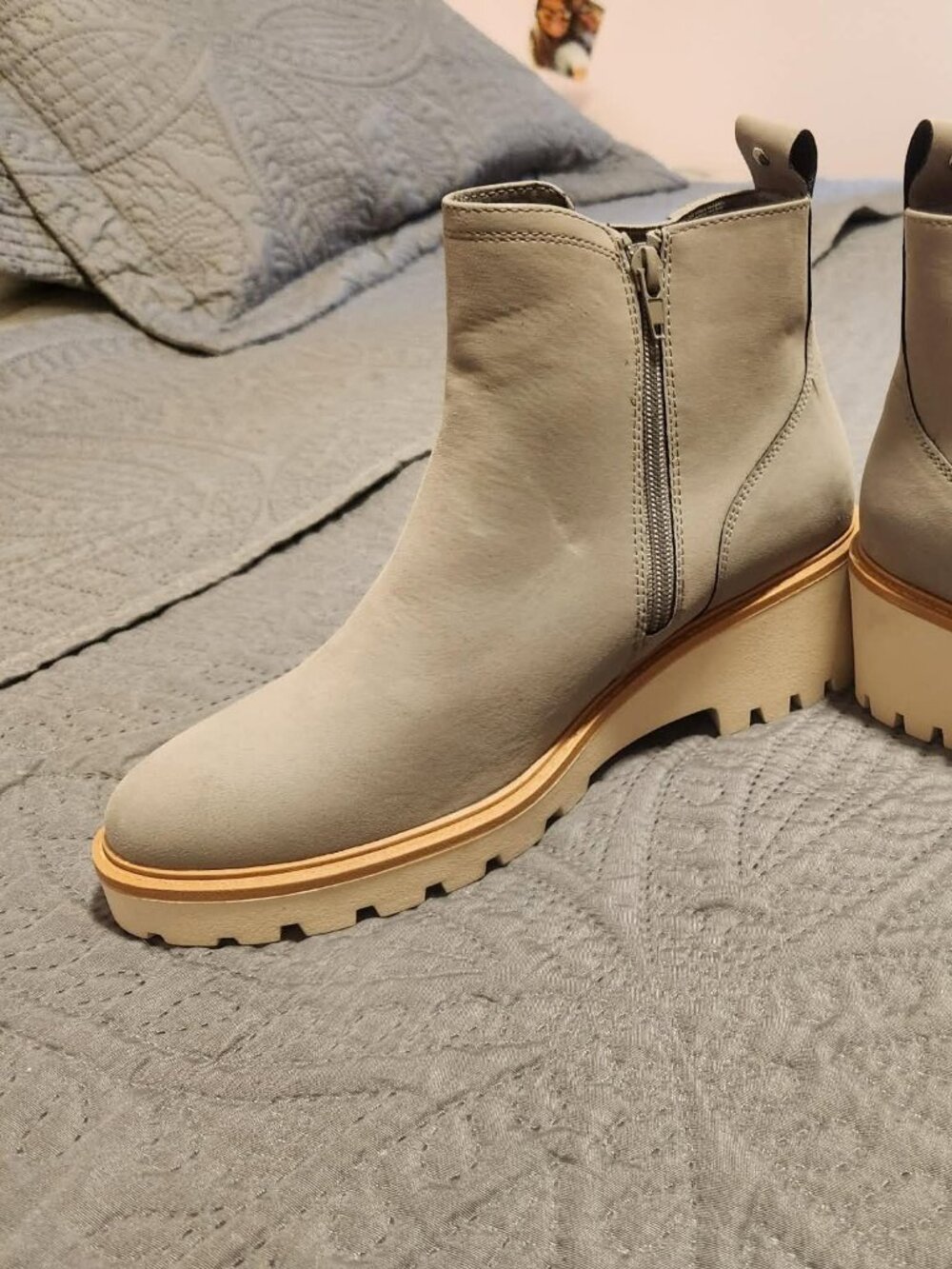 Womans Ankle boots